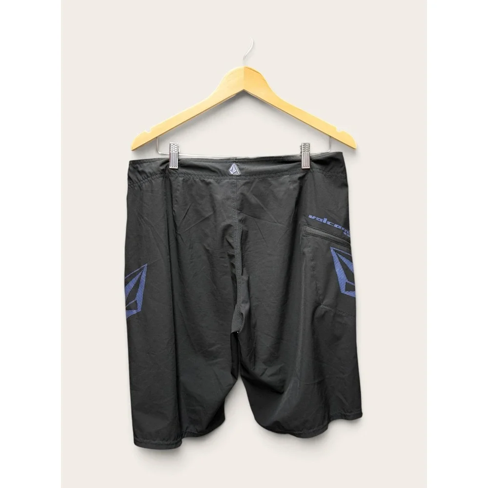 Volcom Board Shorts Mens 34 Black Blue 4-Way Stretch Cinch Fly Surf Trunks EUC